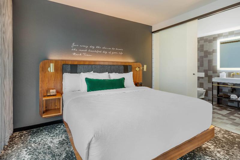 Cambria Hotel Boston Downtown-South Boston image