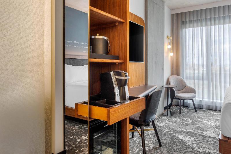 Cambria Hotel Boston Downtown-South Boston image