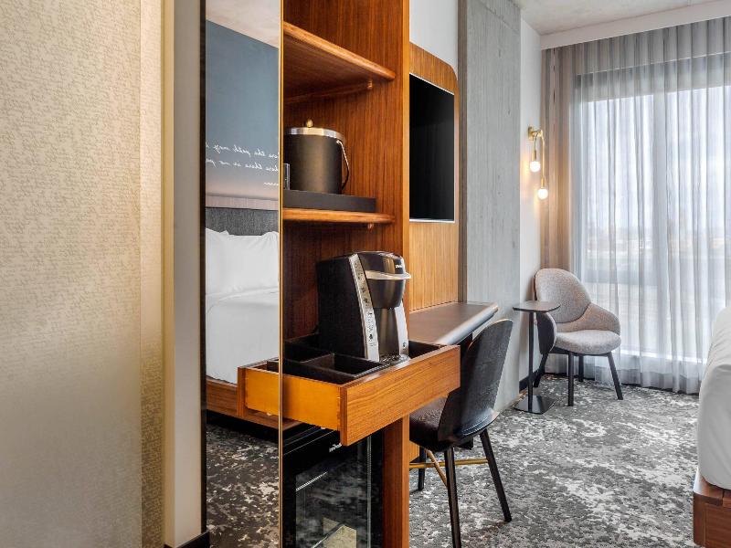 Cambria Hotel Boston Downtown-South Boston image