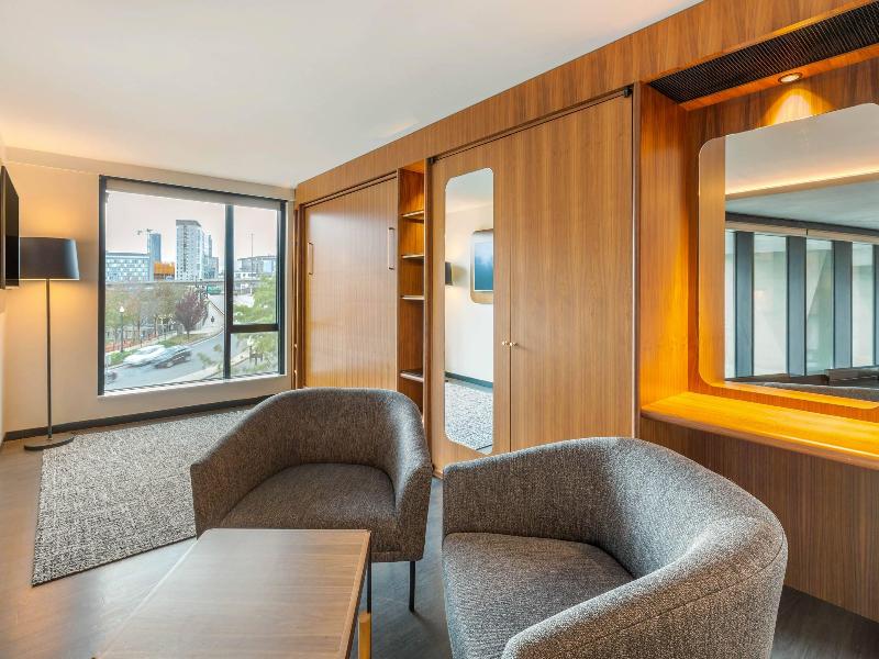 Cambria Hotel Boston Downtown-South Boston image