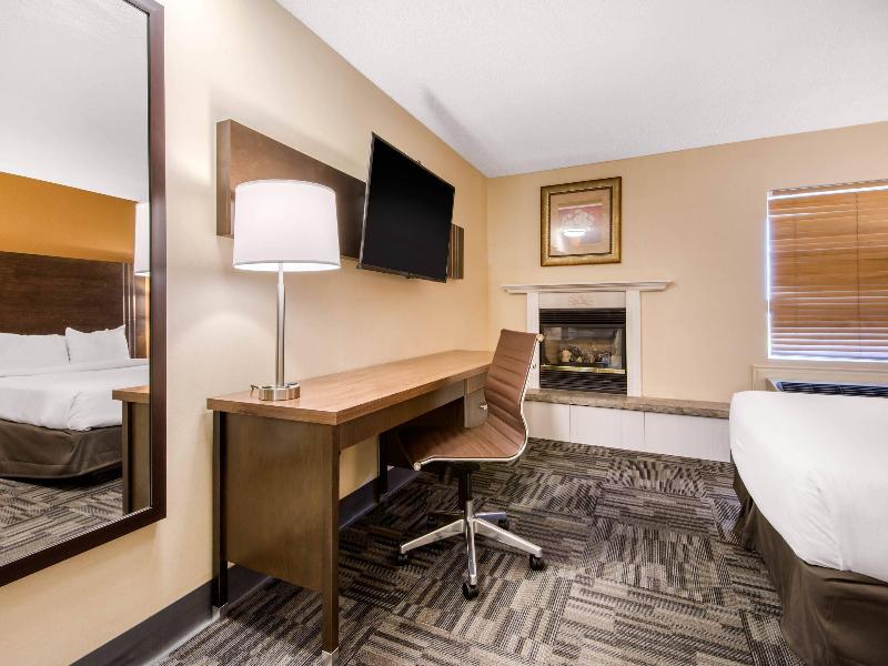 Quality Inn & Conference Centre Orillia image