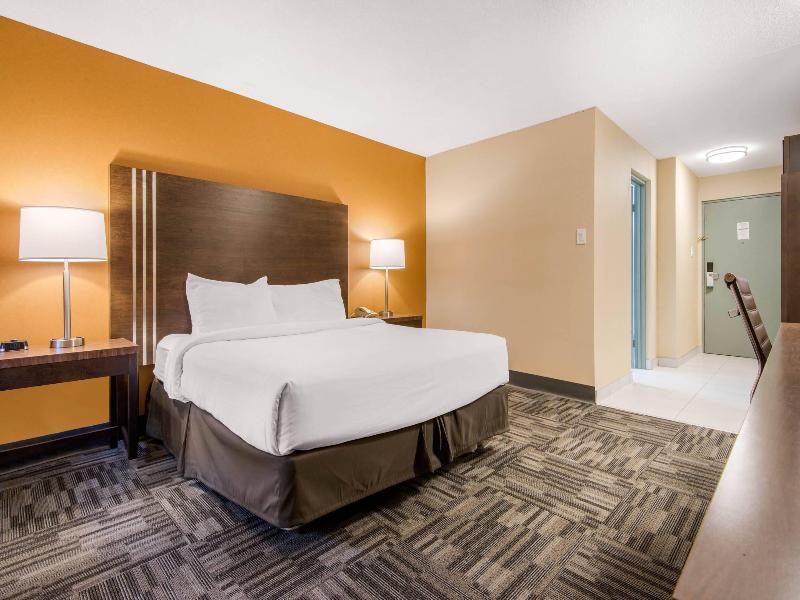 Quality Inn & Conference Centre Orillia image