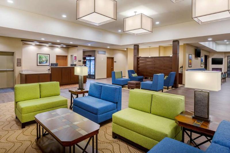 Comfort Suites Burlington near I-5 image