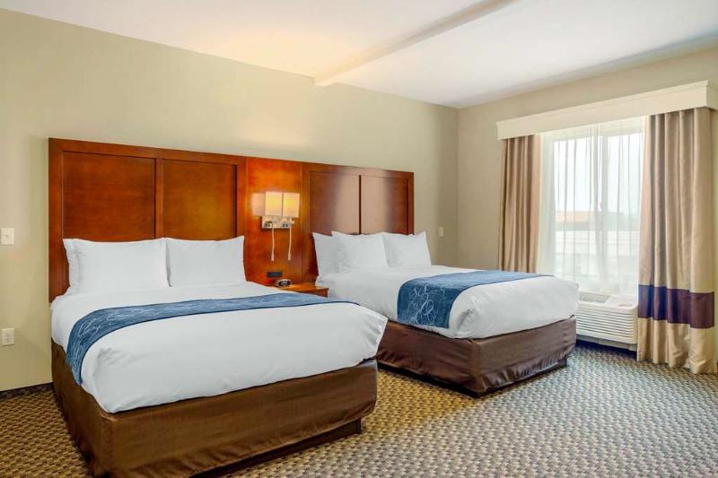 Comfort Suites Burlington near I-5 image