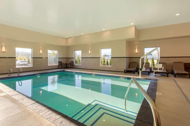 Comfort Suites Burlington near I-5 image