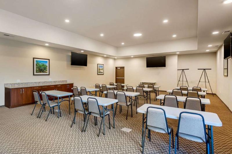 Comfort Suites Burlington near I-5 image