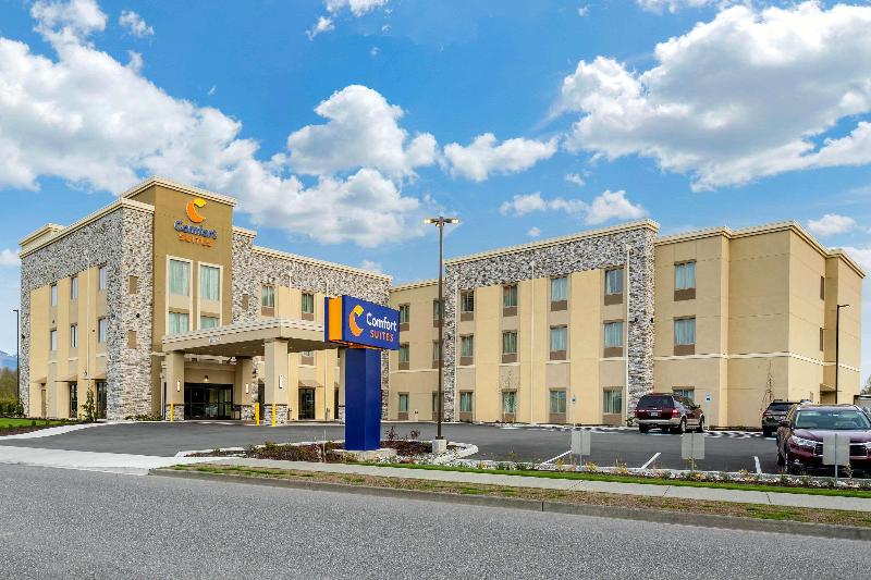 Comfort Suites Burlington near I-5 image