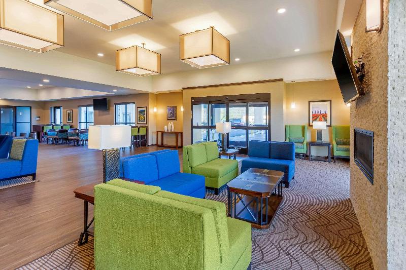 Comfort Suites Burlington near I-5 image