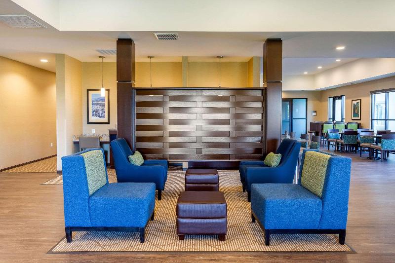 Comfort Suites Burlington near I-5 image