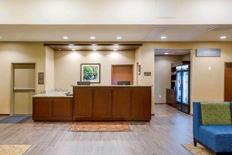 Comfort Suites Burlington near I-5 image