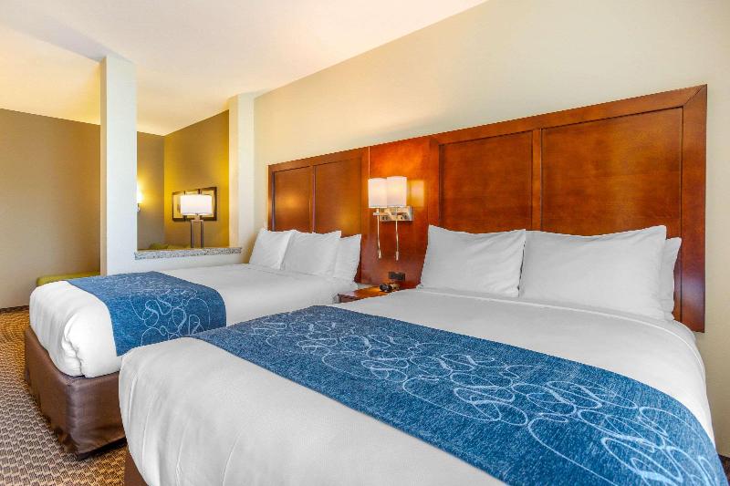 Comfort Suites Burlington near I-5 image