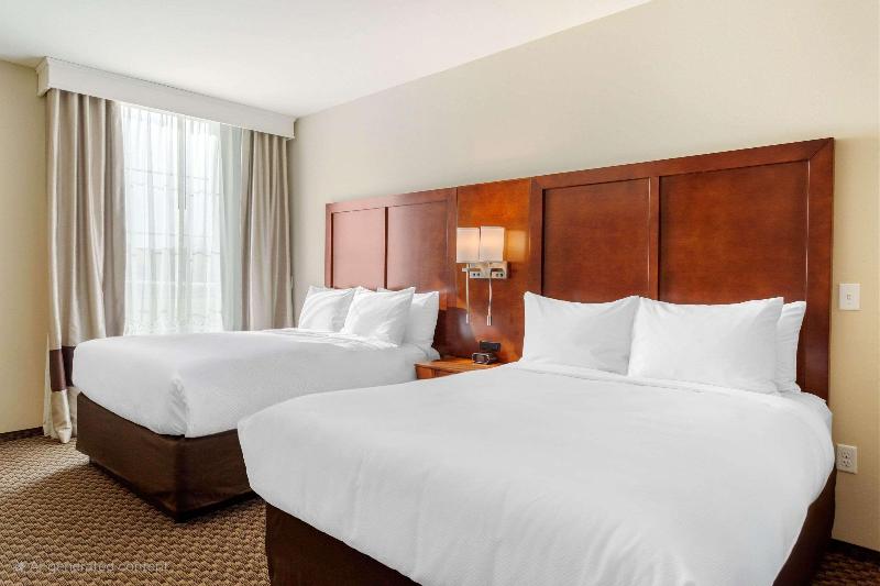 Comfort Suites Burlington near I-5 image