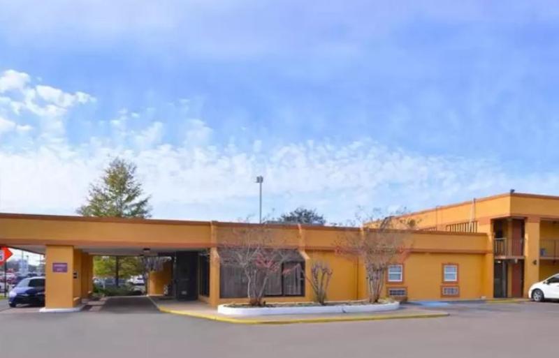 Quality Inn Starkville image