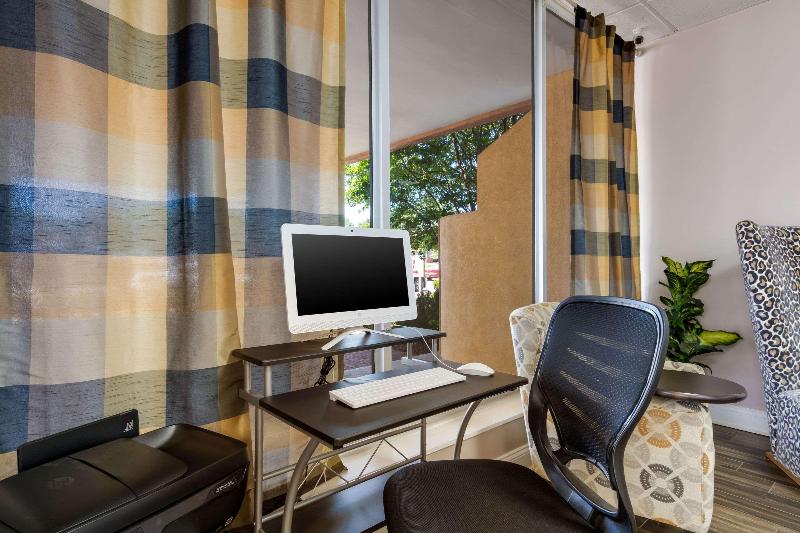 Quality Inn Starkville image