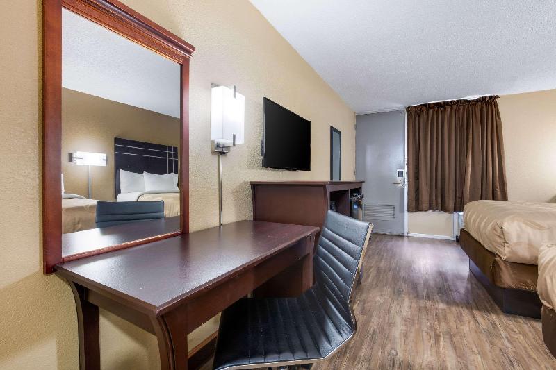 Quality Inn Starkville image