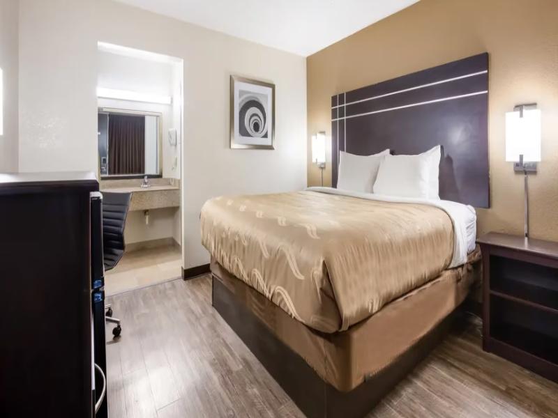 Quality Inn Starkville image
