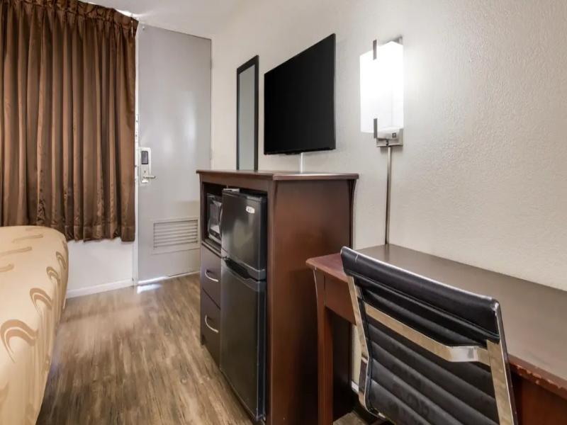 Quality Inn Starkville image