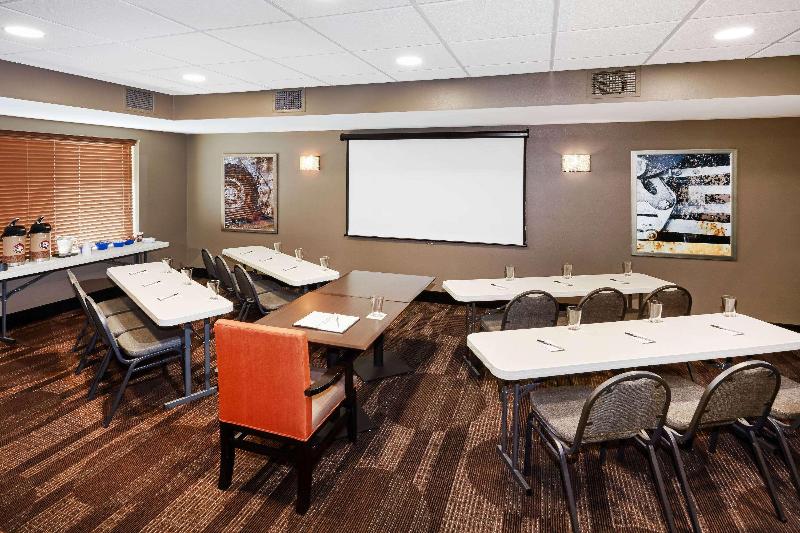 Americinn By Wyndham Waupun image