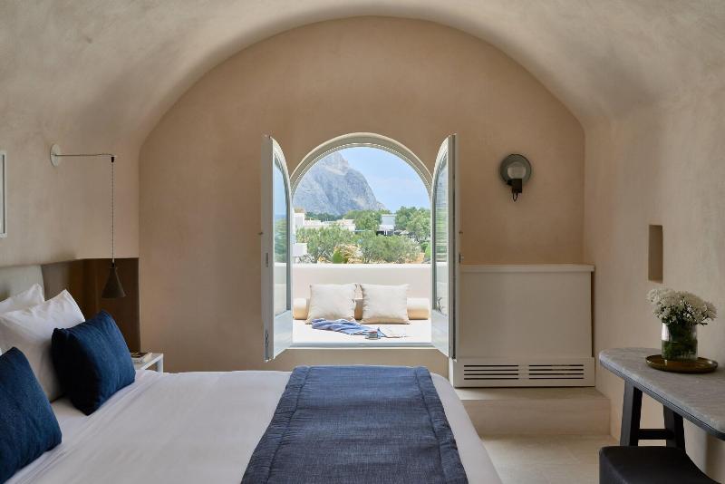 SUITE KING SIZE BED