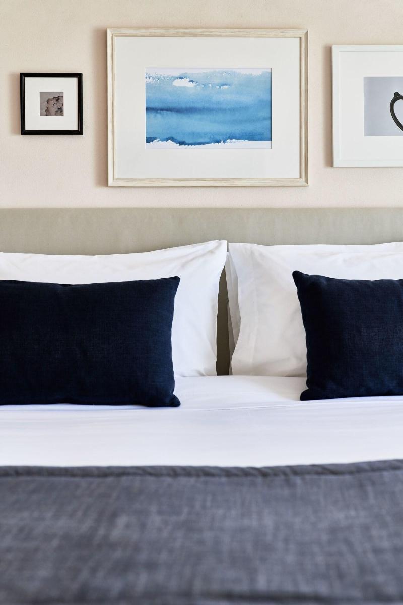 SUITE KING SIZE BED