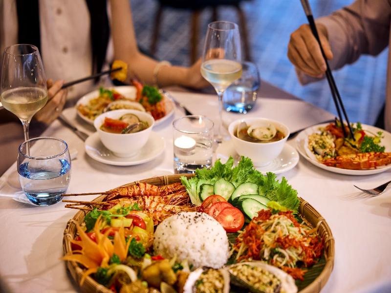 Robinson Nam Hoi An image