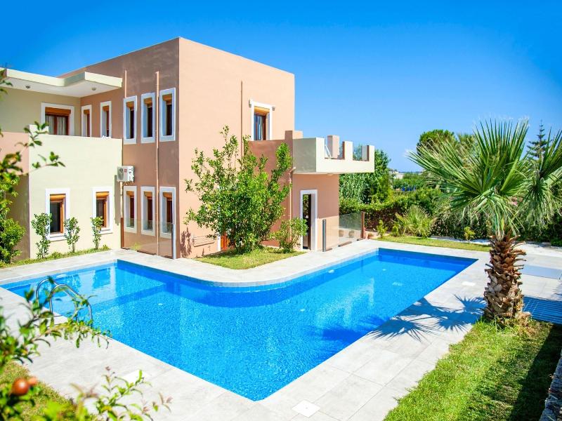 Island Suites image