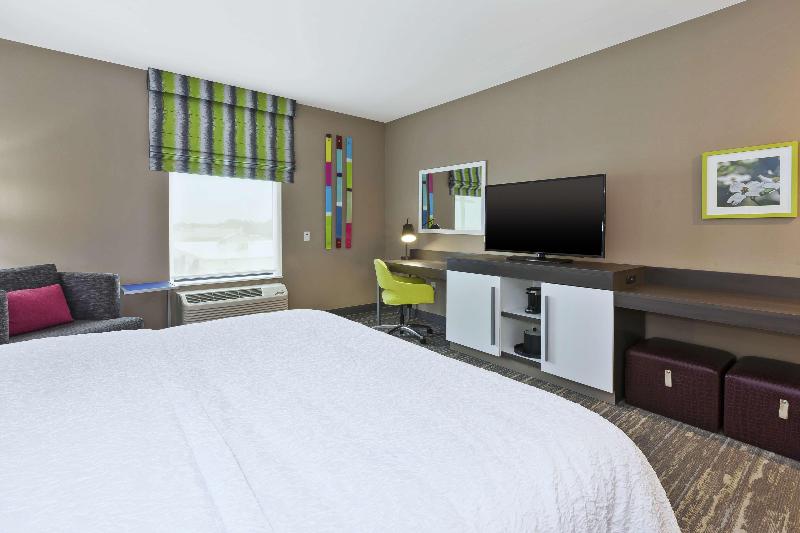 Hampton Inn By Hilton Sedalia image