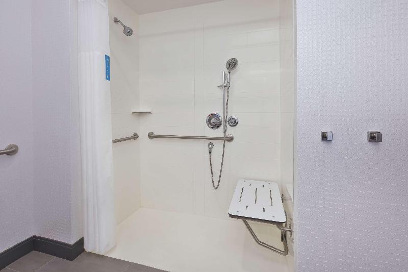 Hampton Inn By Hilton Sedalia image