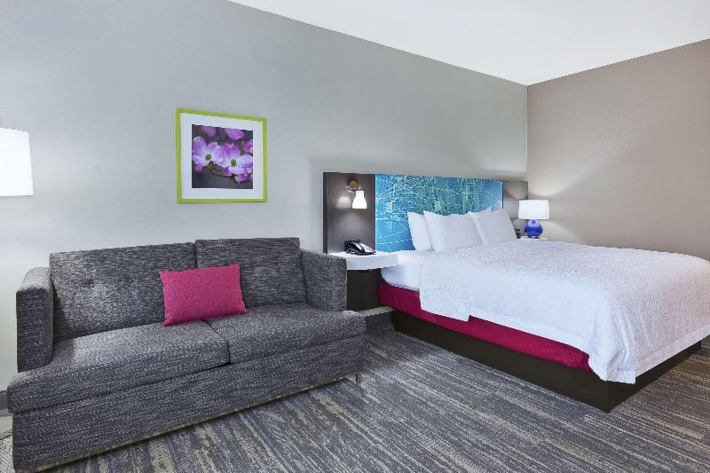 Hampton Inn By Hilton Sedalia image