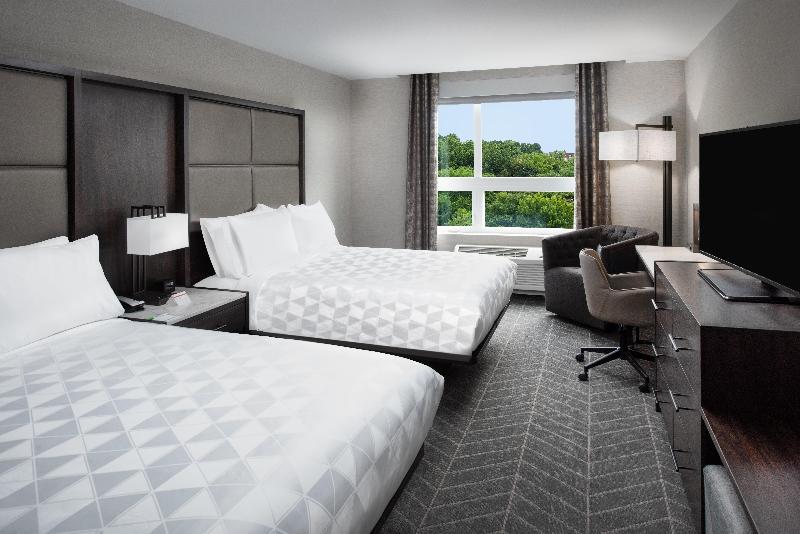 Holiday Inn Boston Logan Airport - Chelsea photo 16