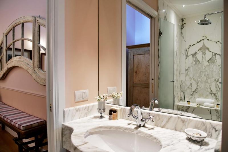 La Croce d'Oro Santa Croce Suite Apartments image