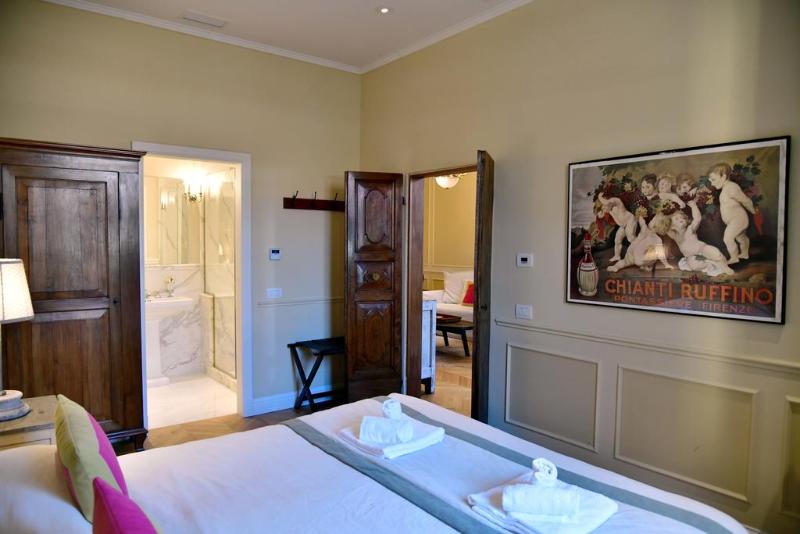 La Croce d'Oro Santa Croce Suite Apartments image