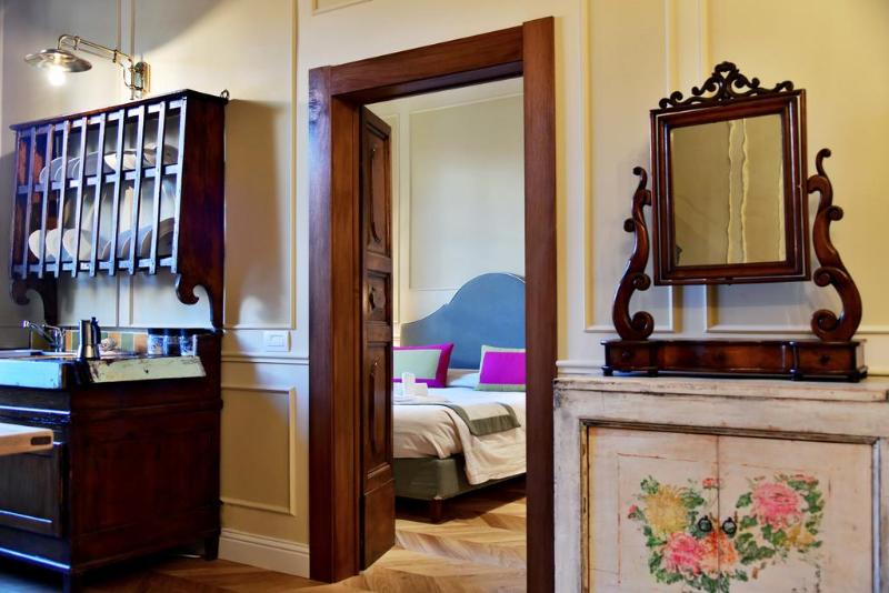 La Croce d'Oro Santa Croce Suite Apartments image