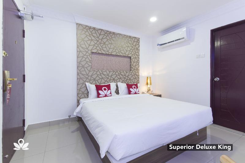 ZEN Rooms Poorna Hotel image