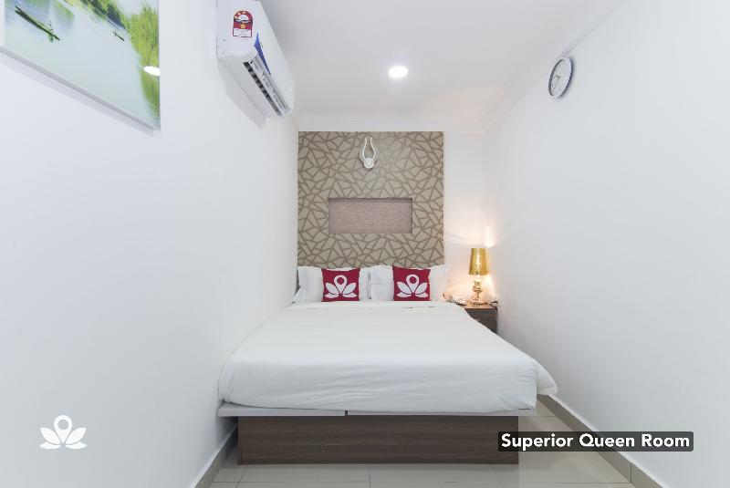 ZEN Rooms Poorna Hotel image