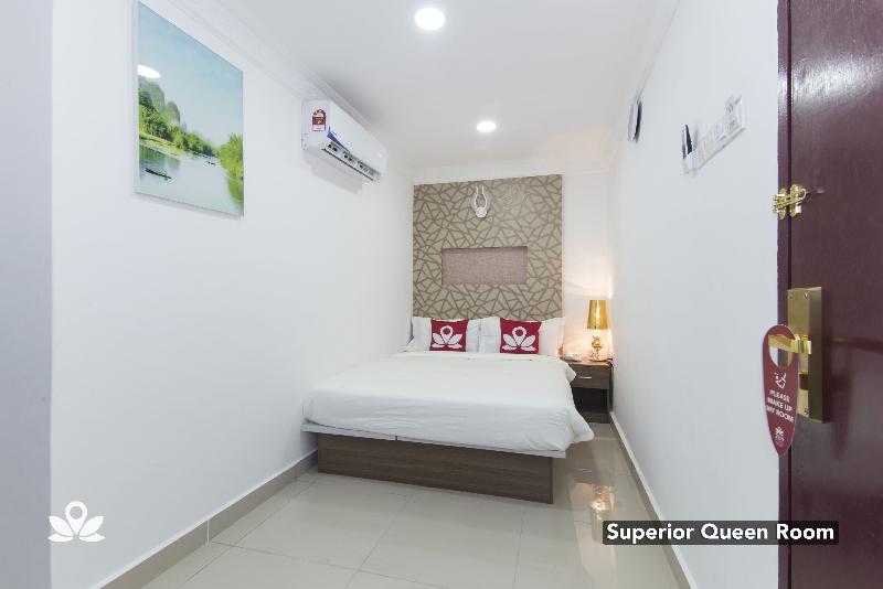 ZEN Rooms Poorna Hotel image