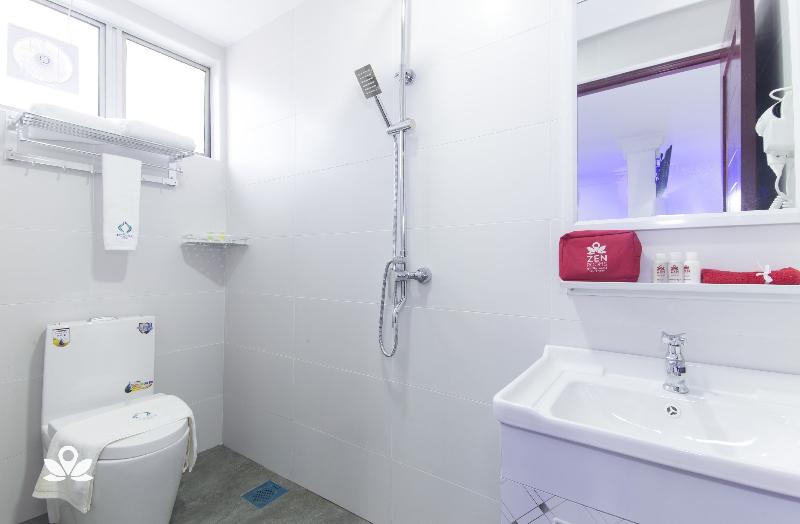 ZEN Rooms Poorna Hotel image