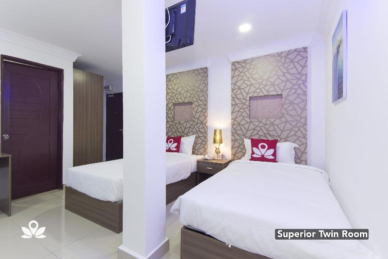 ZEN Rooms Poorna Hotel image