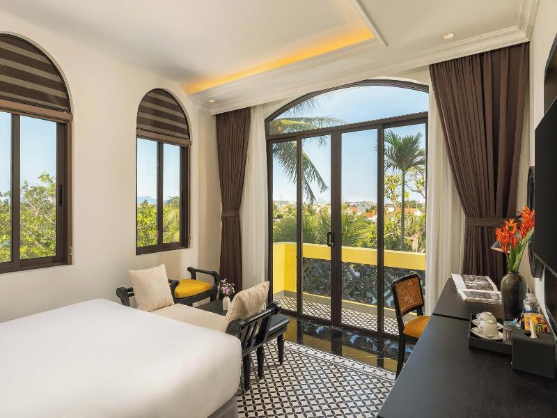 Lu Na Diamond Riverside Hotel image