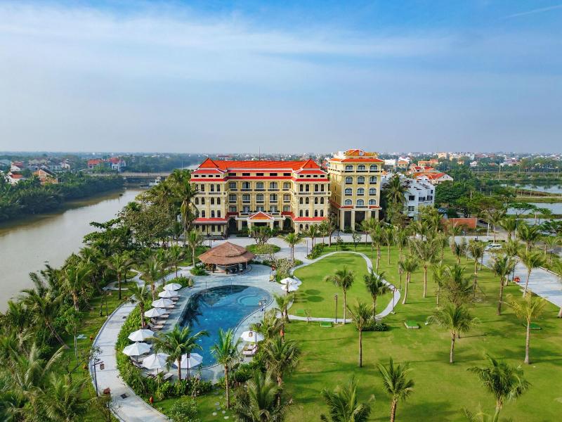 Lu Na Diamond Riverside Hotel image