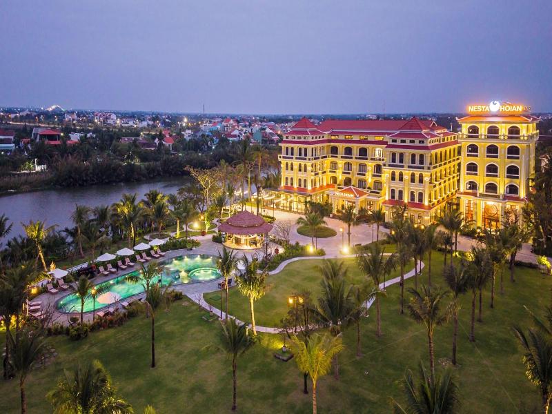 Lu Na Diamond Riverside Hotel image