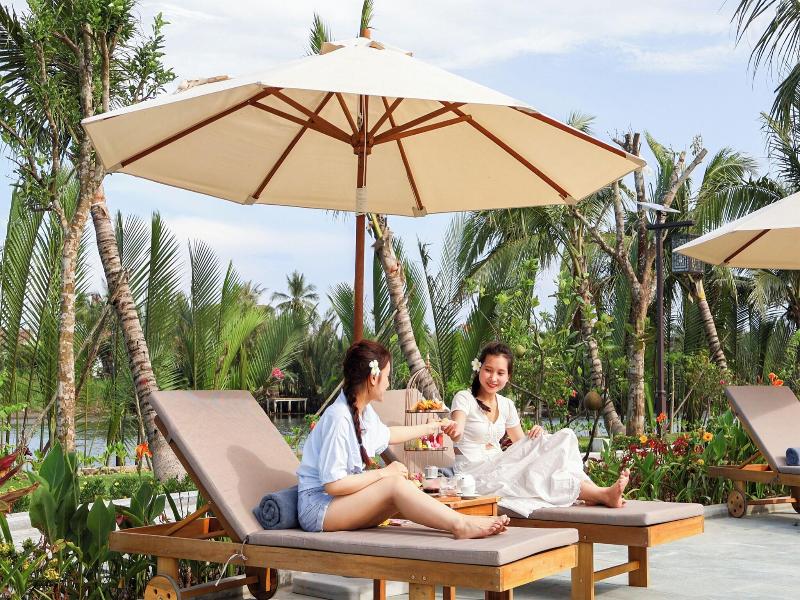 Lu Na Diamond Riverside Hotel image