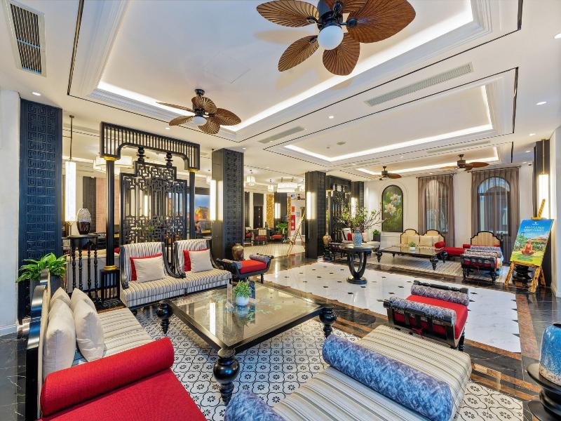 Lu Na Diamond Riverside Hotel image