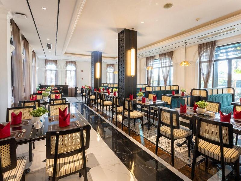 Lu Na Diamond Riverside Hotel image