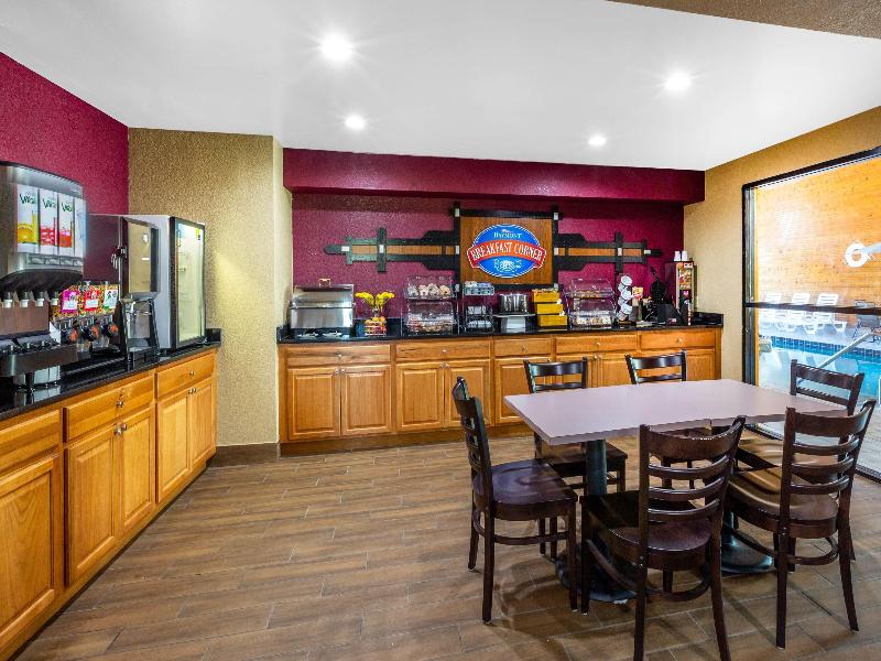 Baymont Inn And Suites By Wyndham Mukwonago image