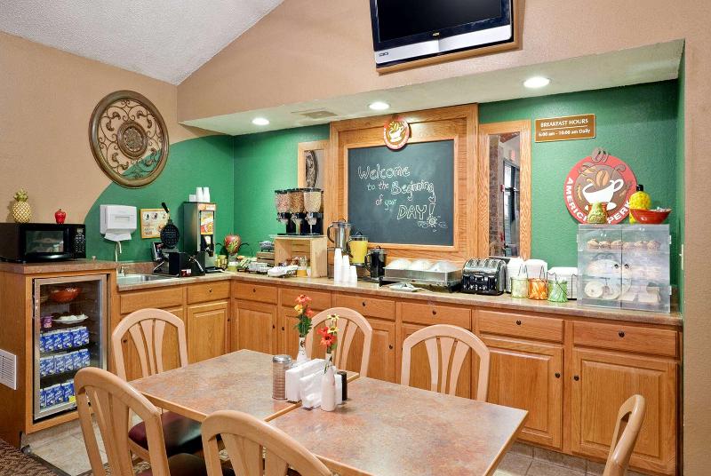 AmericInn Wyndham Oscoda Near AuSable River image