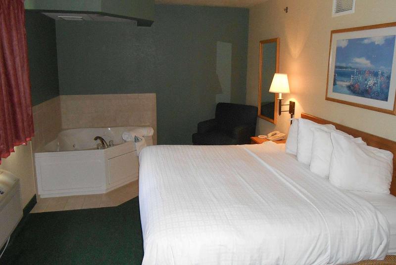 AmericInn Wyndham Oscoda Near AuSable River image