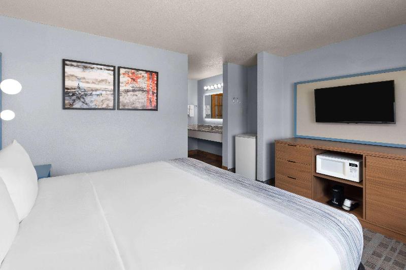 AmericInn Wyndham Oscoda Near AuSable River image