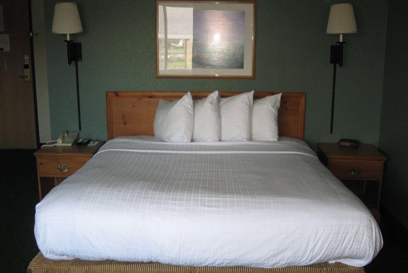 AmericInn Wyndham Oscoda Near AuSable River image