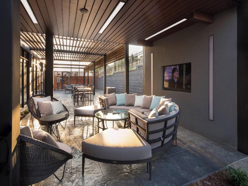 Courtyard Russellville